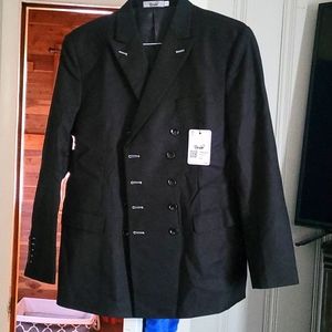 Double breastfed suit